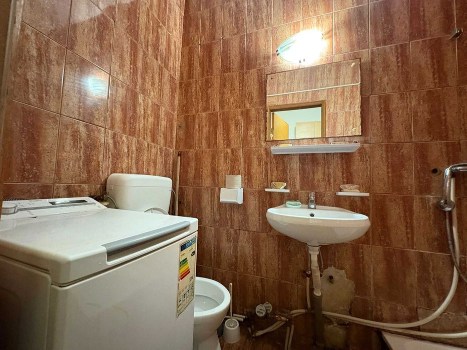 Vând garsonieră spatioasa în zona CET, Constanța – proprietar