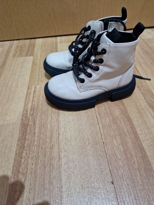 Ghete ZARA masura 23