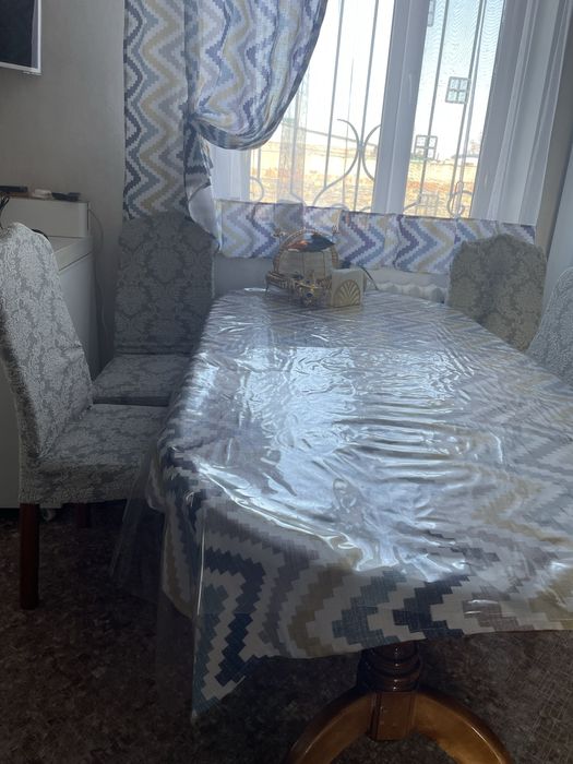 Стол Малайзиский