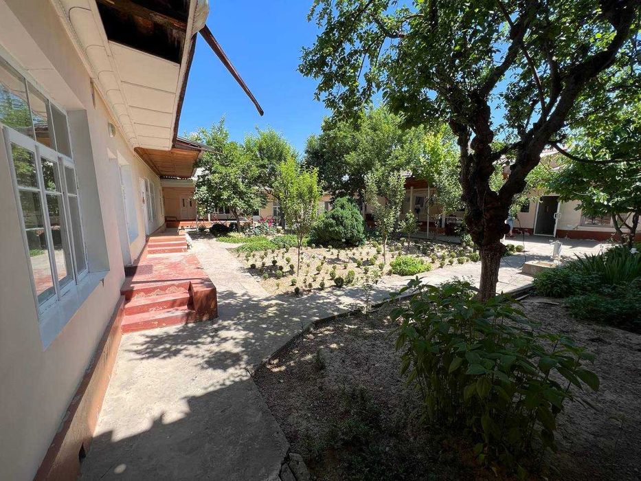 Srochna Xonadondan 3 sotix yer sotiladi (Akfa medline ro'p. mahalla)