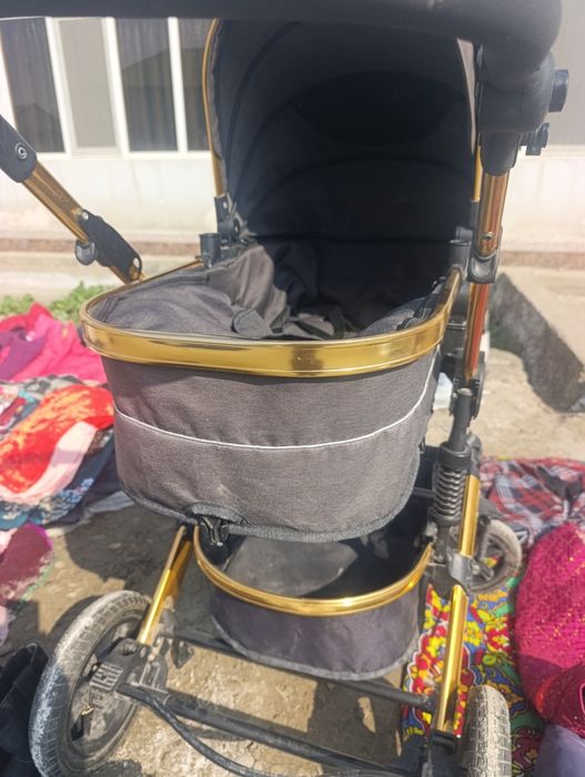 Коляска сотилади.