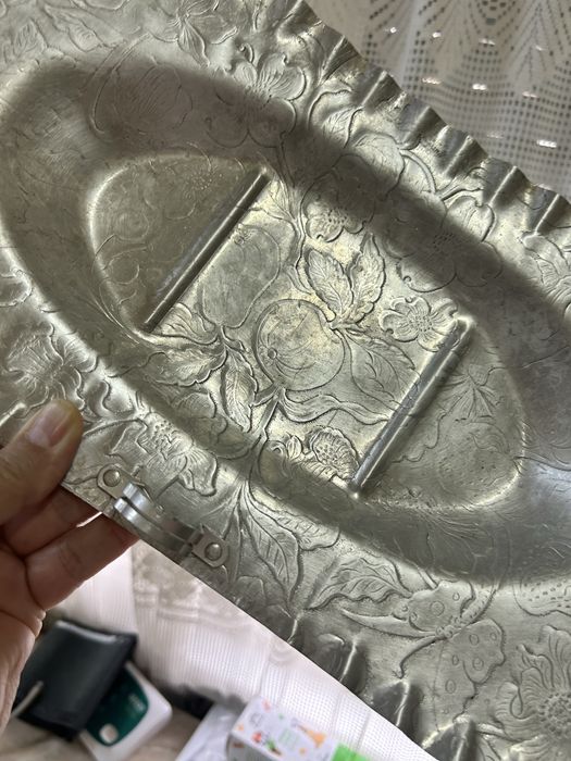 Стар винтидж алуминиев поднос с флорални мотиви