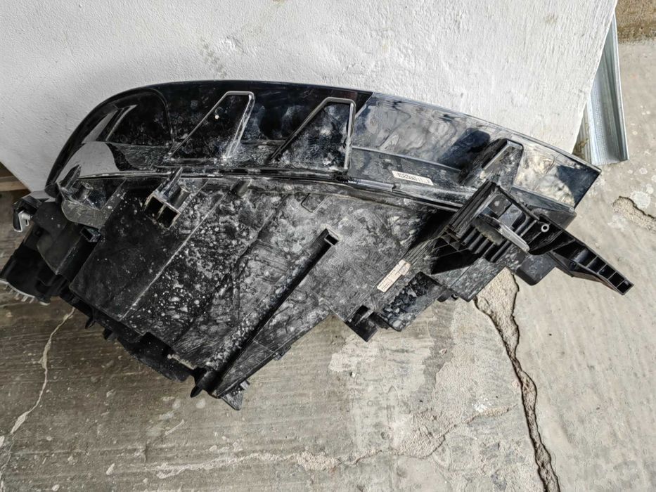 Фар VW ID4 десен Оригинален