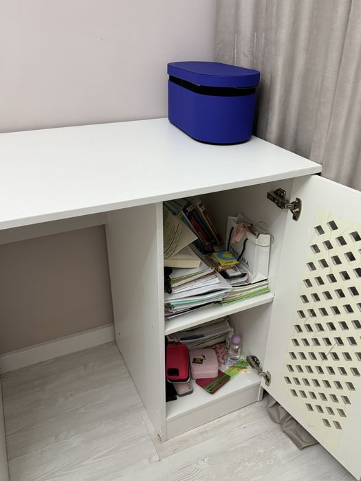 Продаю стол шкаф