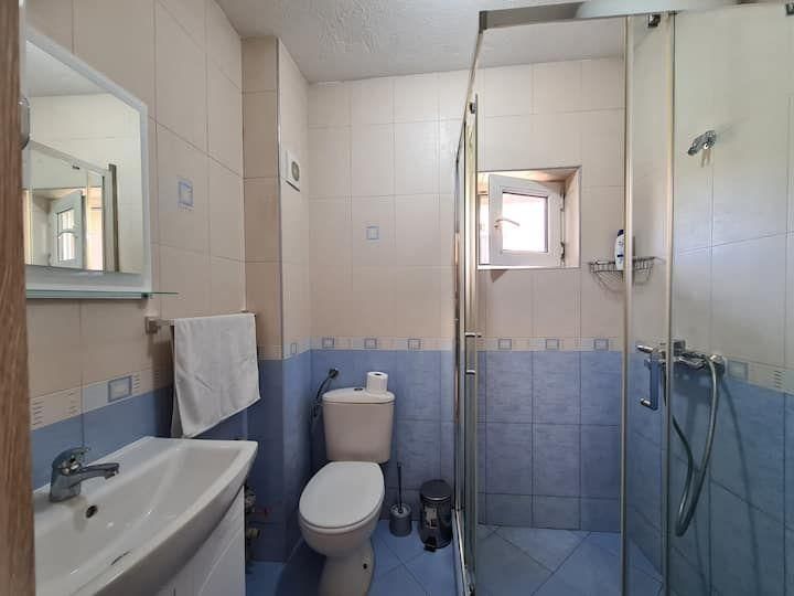 Дава се под наем Двустаен апартамент в Варна, Център - 60 кв.м за 498.27 € - Снимка #7