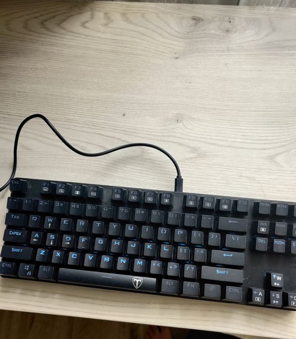 Tastatură t-dagger bora