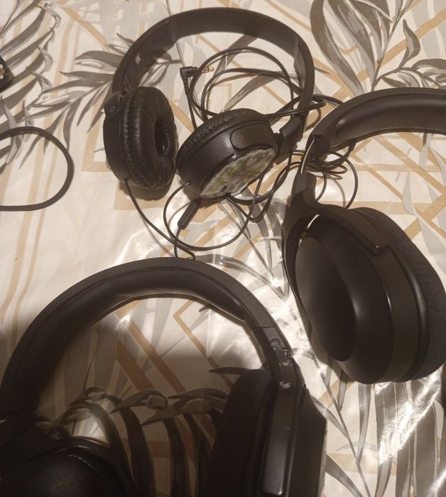 Слушалки с микрофон