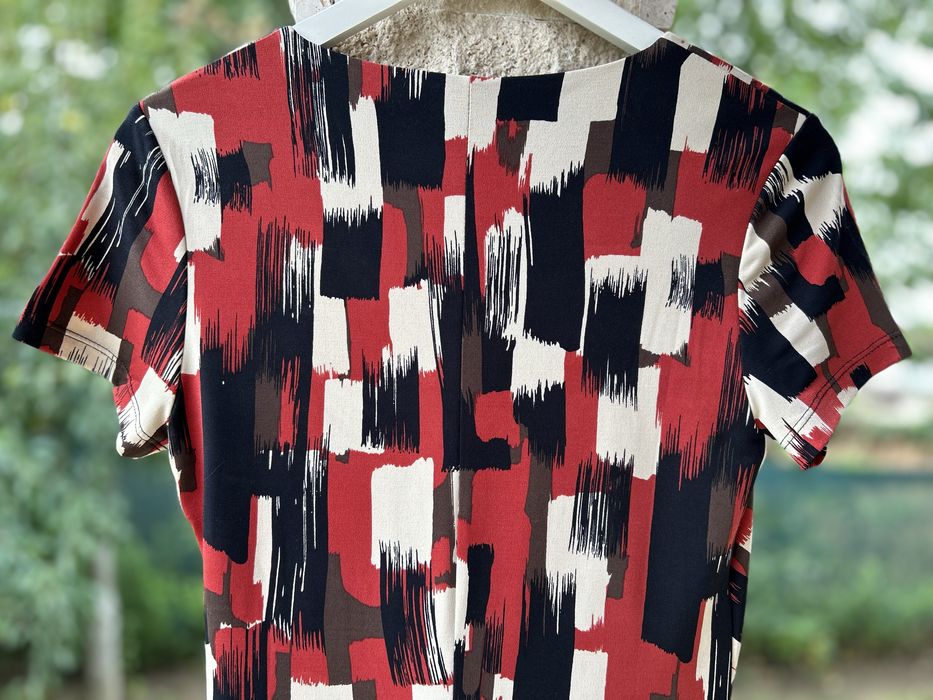 Rochie elegantă cu imprimeu geometric roșu-negru, mărime 36