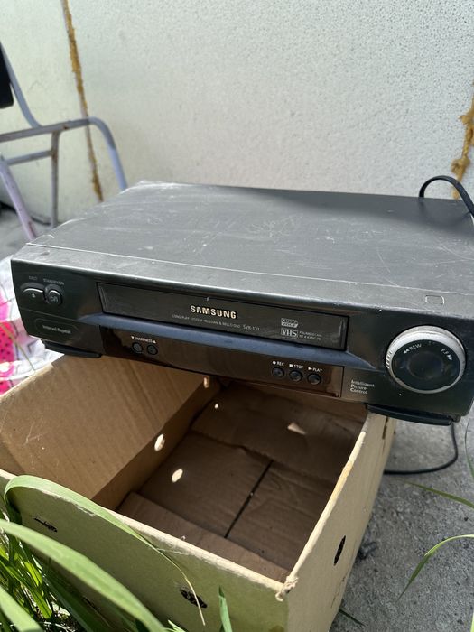 Продам.   Двд плеер. И видео магнитофон