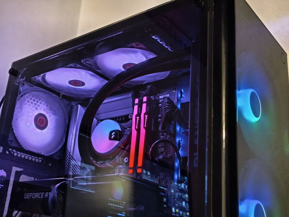 Vând unitate PC / gaming / editare/  i7 12700k / rtx 3060 12gb / 32ram ddr5 6000mhz Kingston