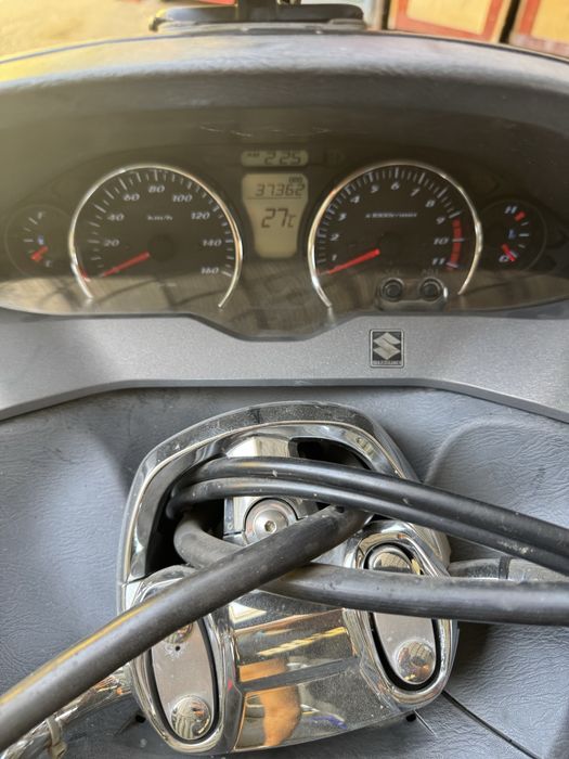 Макси Скутер Suzuki Sky Wave