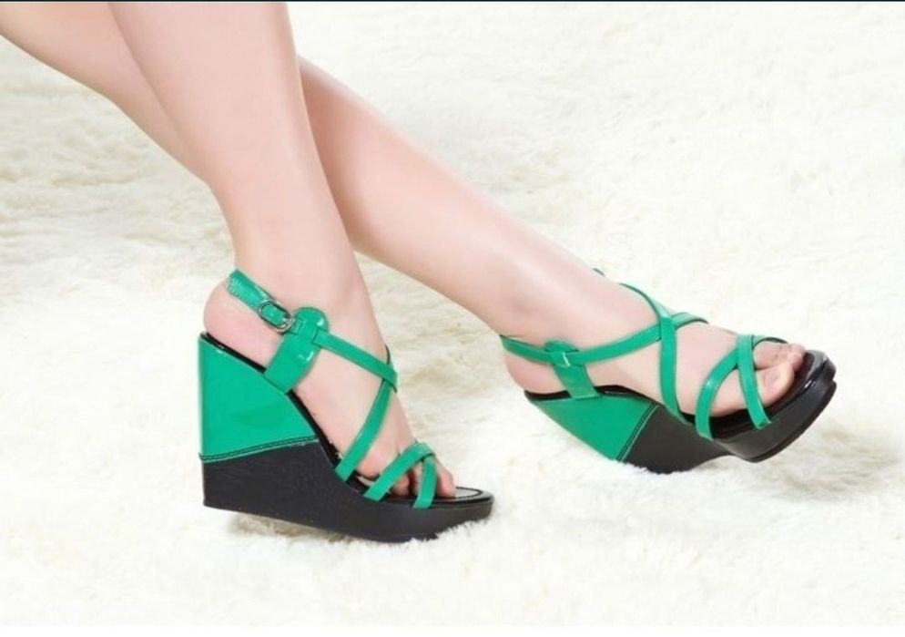 Босоножки модели (40 р-р)