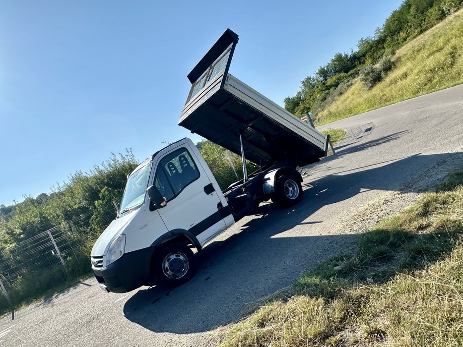 Vand Iveco daily 2007, basculabil pe cutie, trei parti!