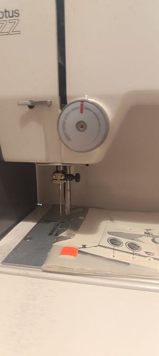 Mașină de Cusut Elna lotus zz