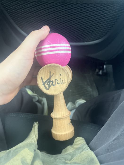 Kendama usa roz m