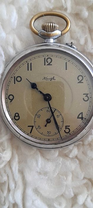 Часовници от соца. РускиРадио антика от 1956год Сребърен джобен