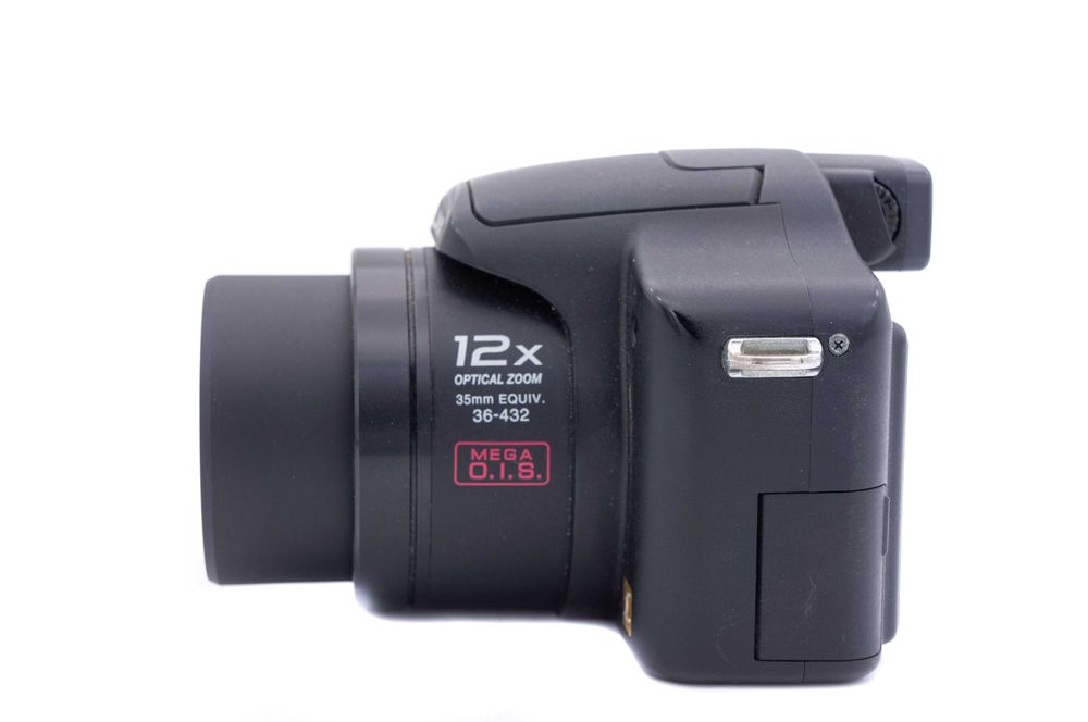 Aparat foto digital Lumix FZ7 12x zoom 6 megapixeli, ca nou