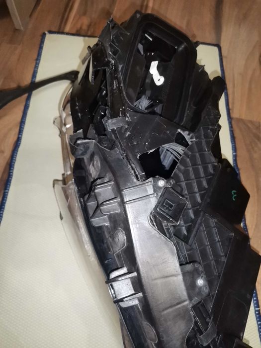 Ляв L Фар за Мерцедес/Mercedes GLA ГЛА 2014--2017година счупен ооо