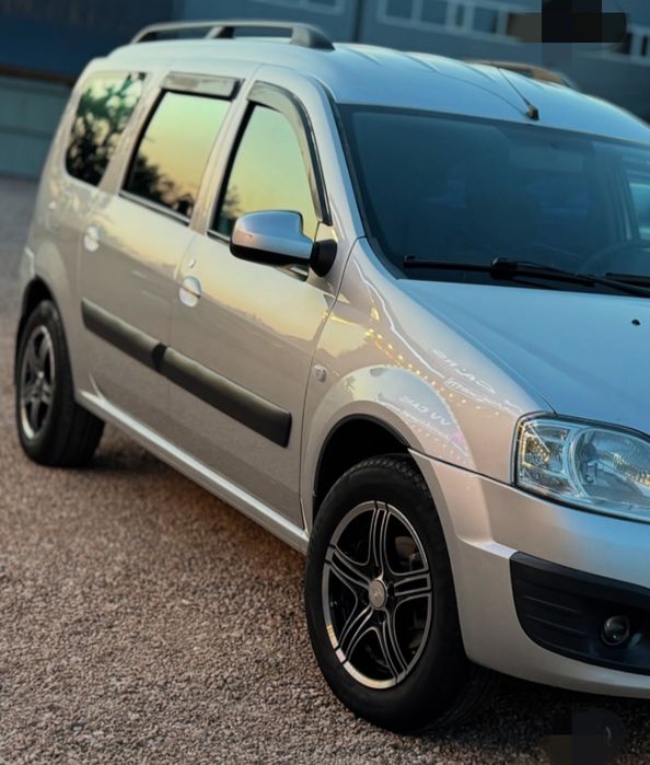 Продам! Lada Largus 2014 Luxe комплектация.