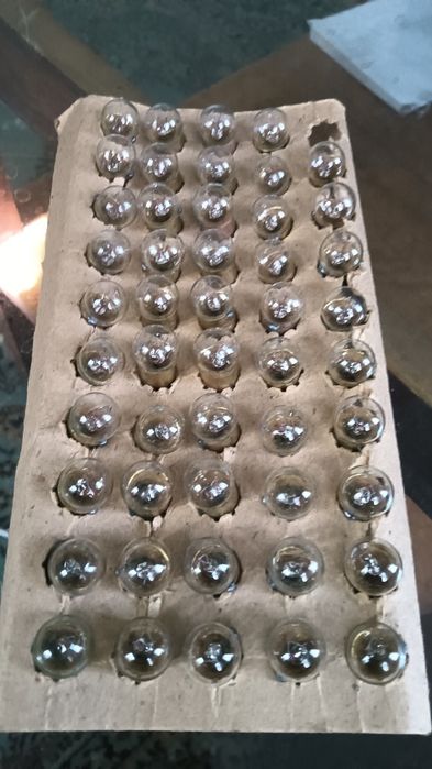 Лампочки СССР. 25 V, 72 A.
