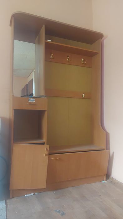 Продам прихожий шкаф