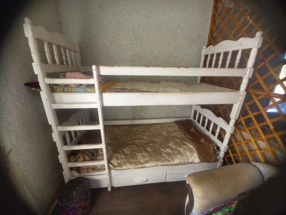 Продам Кровать 2 яруса