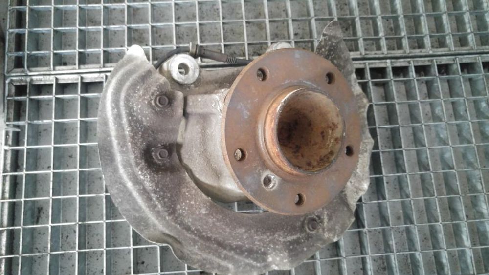 fuzeta stanga fata bmw serie 3 e90 e91 12201210