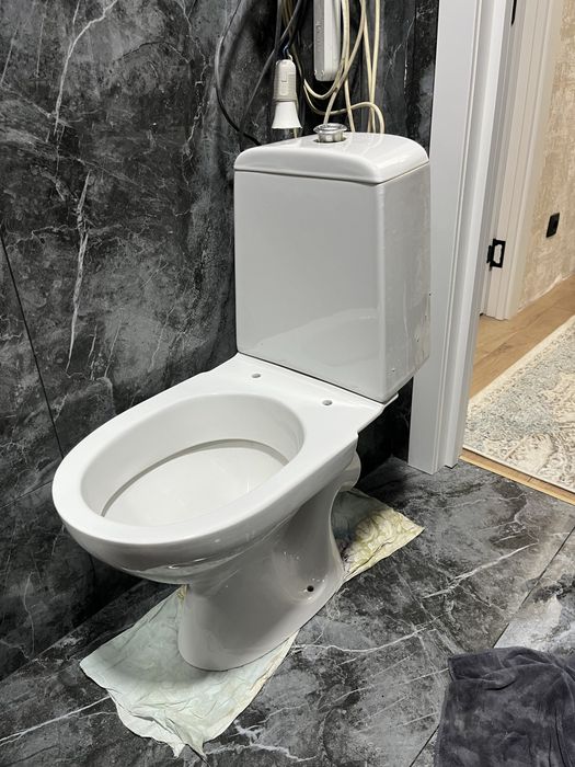 Продам унитаз в сборе