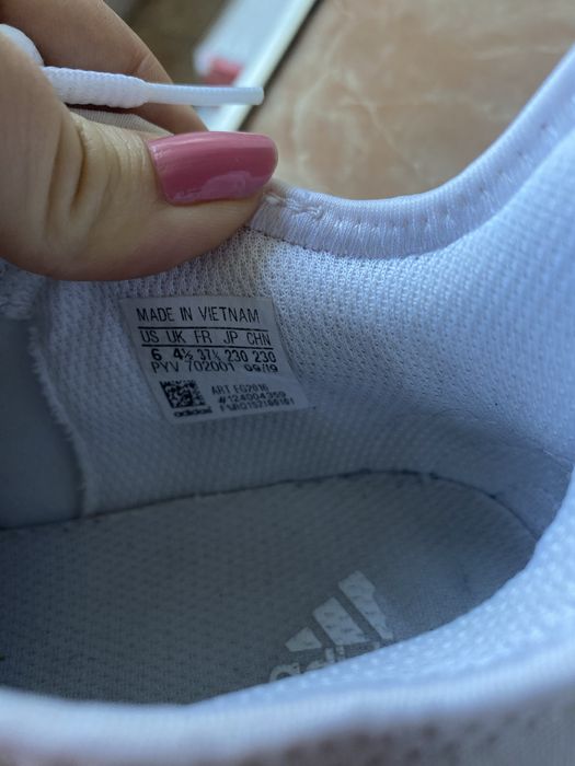 Adidasi adidas 37