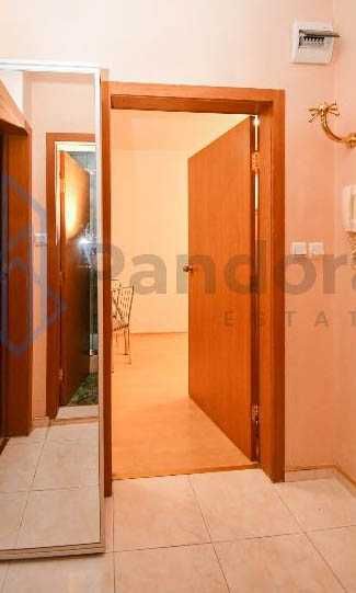 Двустаен апартамент под наем в Центъра