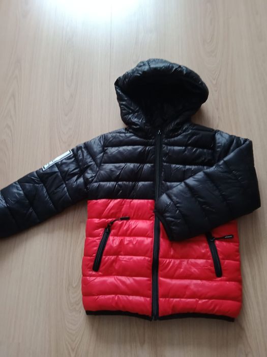 Продам куртку на весну