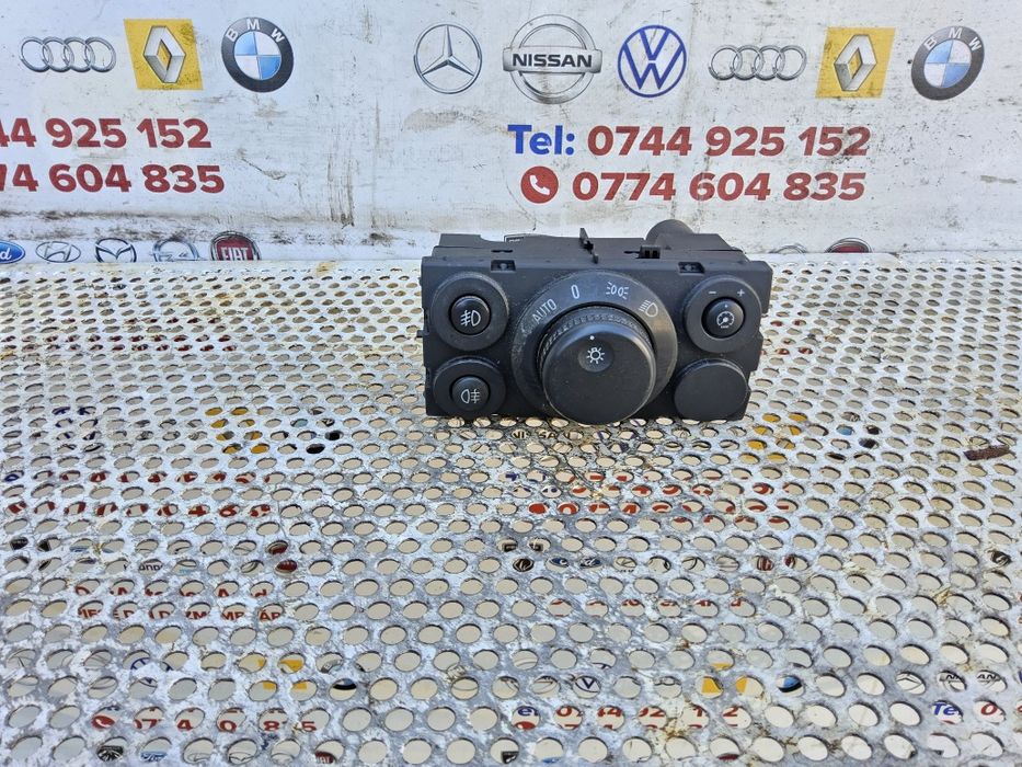 Bloc lumini Opel Astra H Zafira B cod 13100140