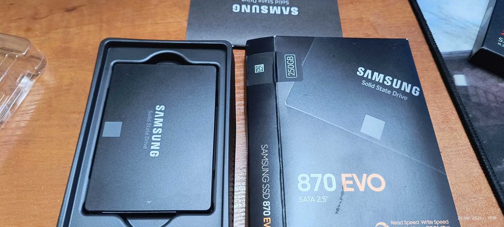 Продам SSD 250 гб Samsung 870 EVO