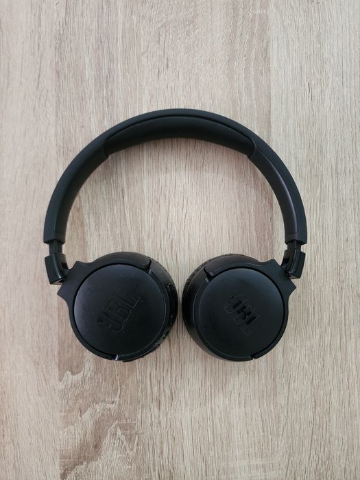 Casti JBL Tune 670NC