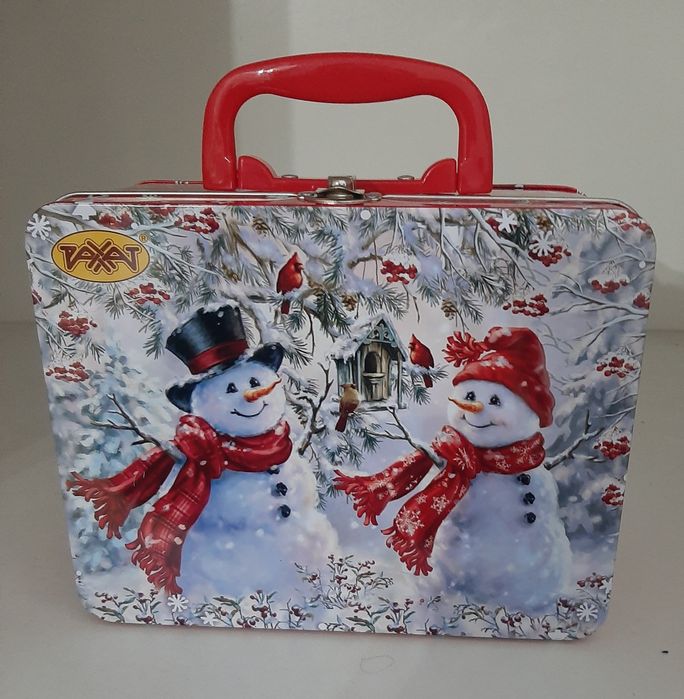 Чемоданчик  в  отличном  состоянии