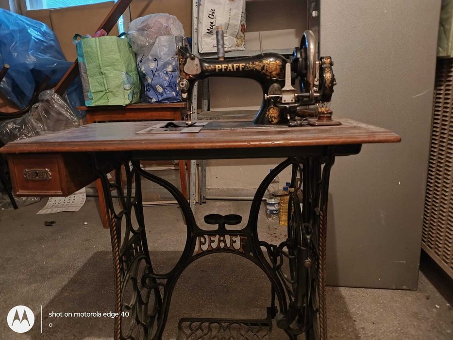 Masina de cusut vintage Pfaff
