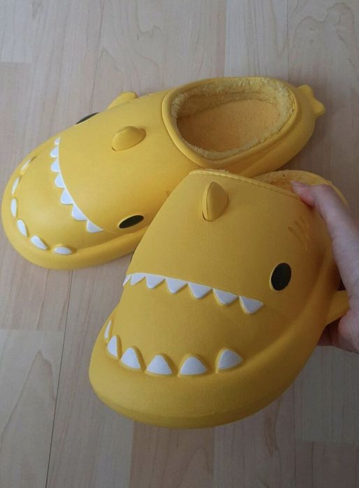 Забавни домашни чехли Sharks