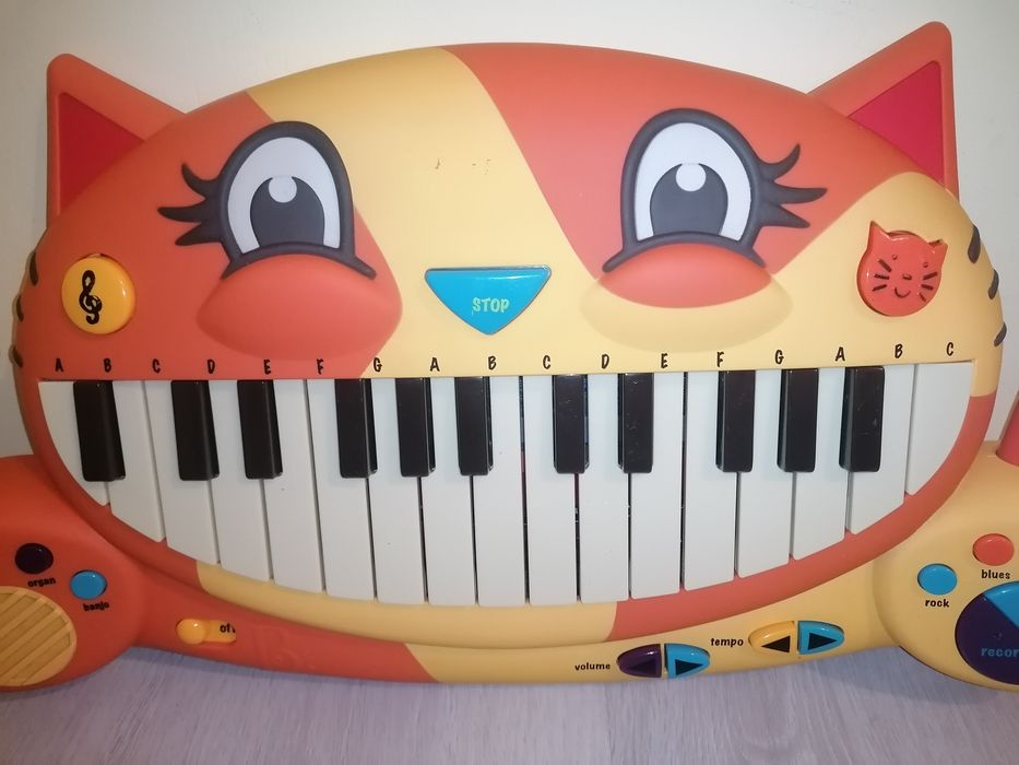 Pianina pisica B. Toys