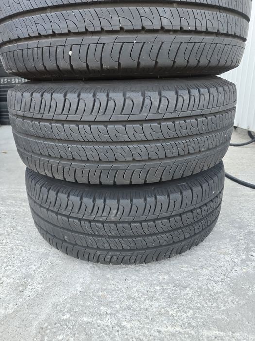 4 Броя Бусови 215/65/15C Goodyear 2x9mm 2x8mm 22dot