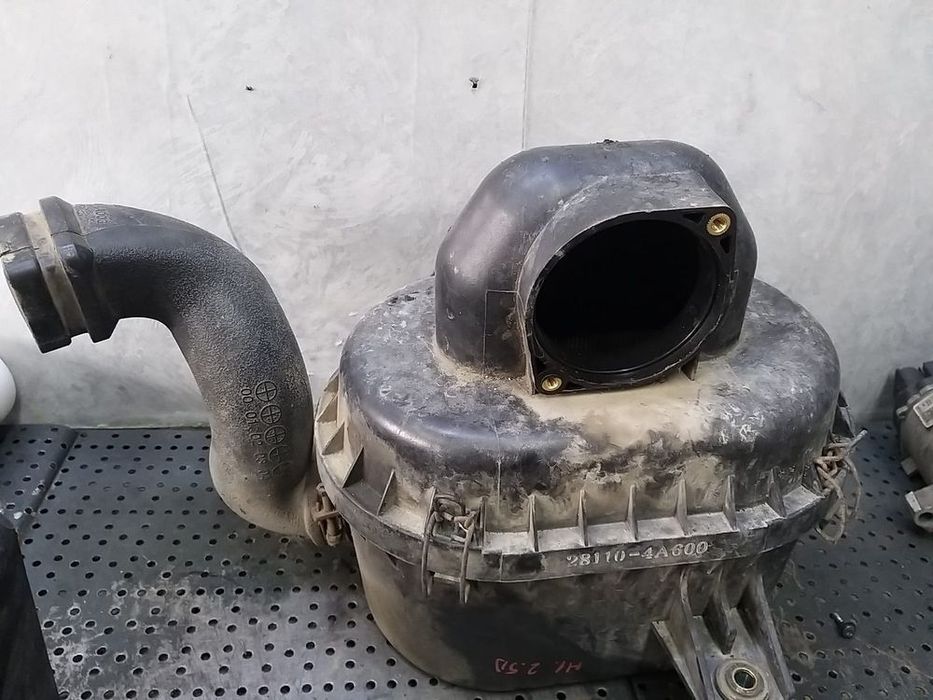 Carcasa filtru aer 2.5 crdi hyundai h-1 281104a600