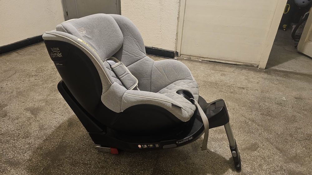 Scaun auto Britax Romer Dualfix iSize Rotativ