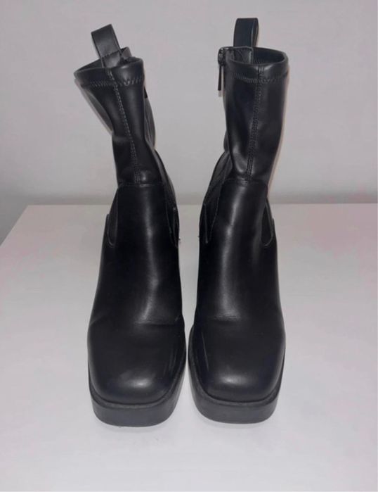 Botine negre cu toc