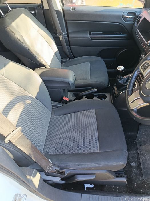 Dezmembrez jeep Compass an 2012