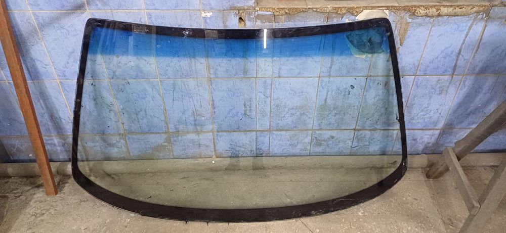 Лобовое стекло мазда кронос хетчбэк