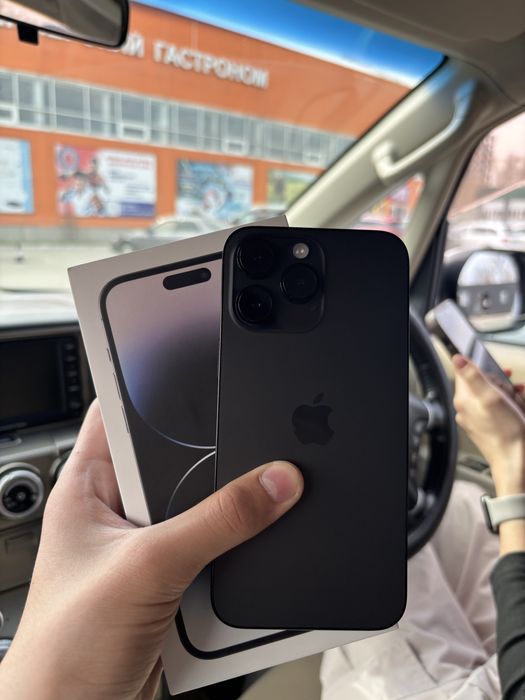 Продам айфон 14 про макс