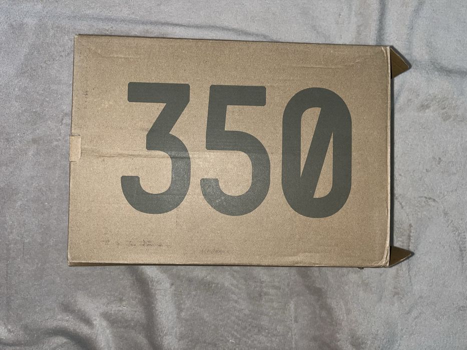 Yeezy 350 V2