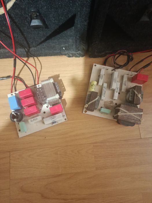 Vând filtre pe 3 cai RCF