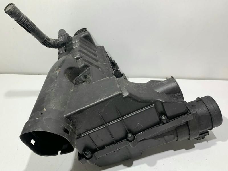 Carcasa filtru aer Volkswagen Golf 6 1.6 tdi CAYC 1K0129620D
