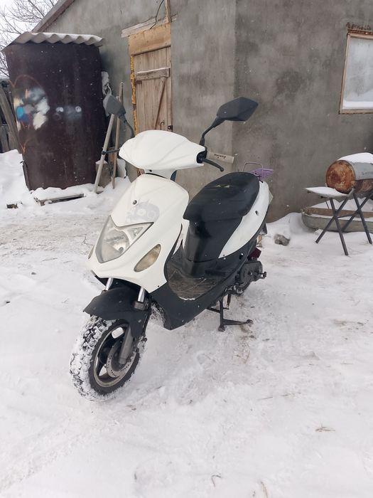 Продам скутер Gts 50