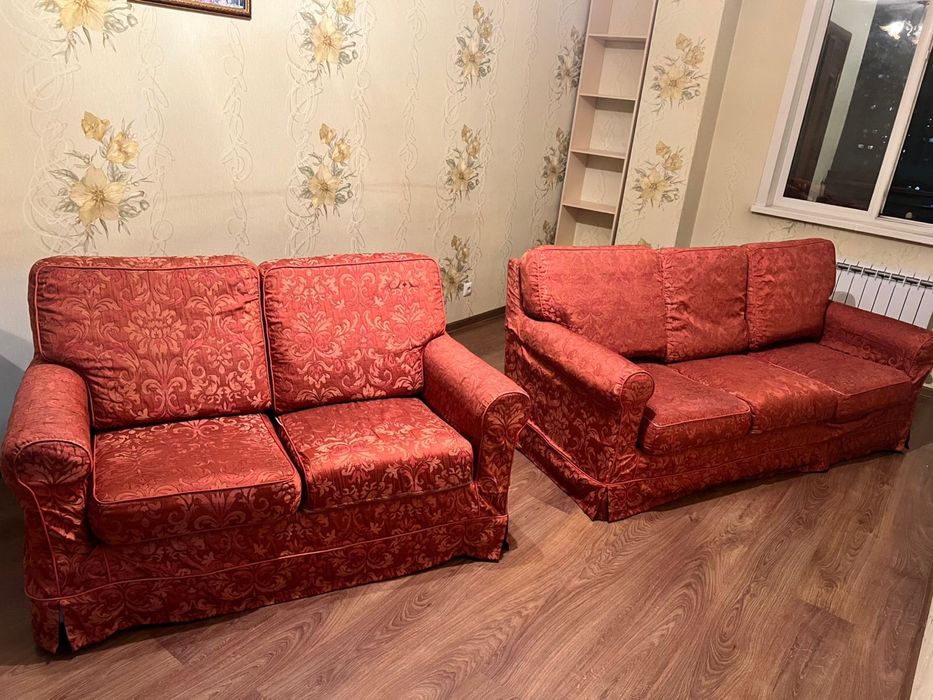 Продам диваны с креслами